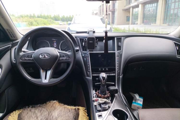 Used Infiniti Q50L 2018 2.0T Comfort Edition China VI Standard Headliner