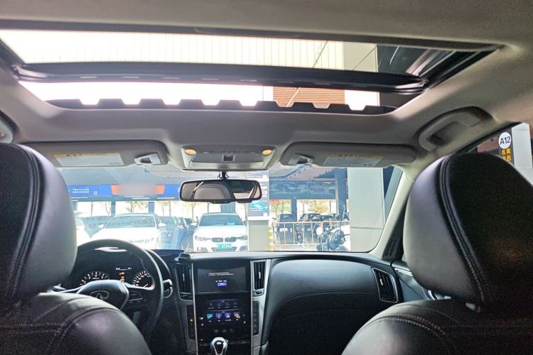 Used Infiniti Q50L 2018 2.0T Enjoyment Version China VI Standard Headliner