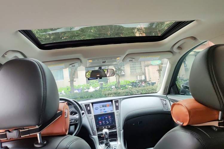 Used Infiniti Q50L 2018 2.0T Comfort Edition China VI Standard Headliner