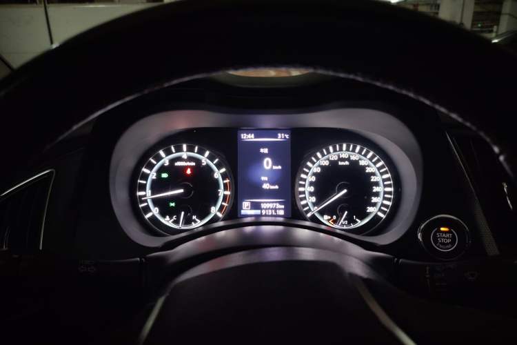 Used Infiniti Q50L 2018 2.0T Enjoyment Edition China V standard Instrument Cluster