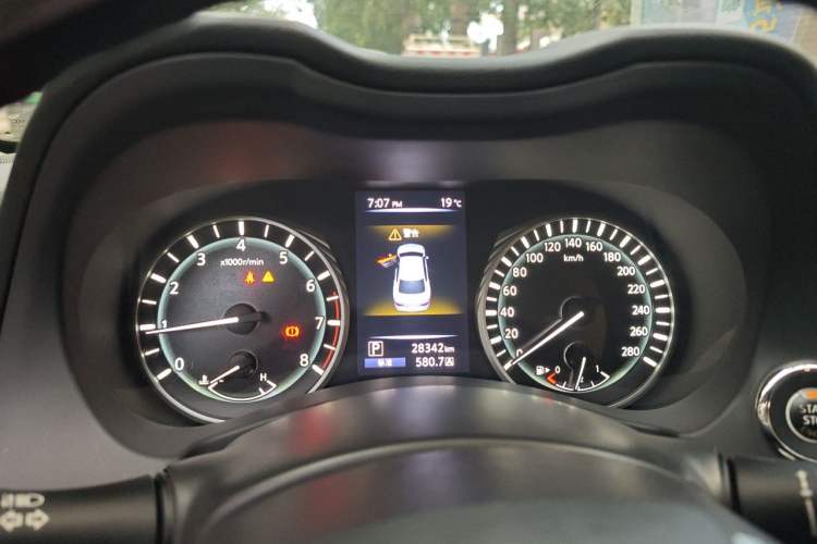 Used Infiniti Q50L 2018 2.0T Comfort Edition China VI Standard Instrument Cluster