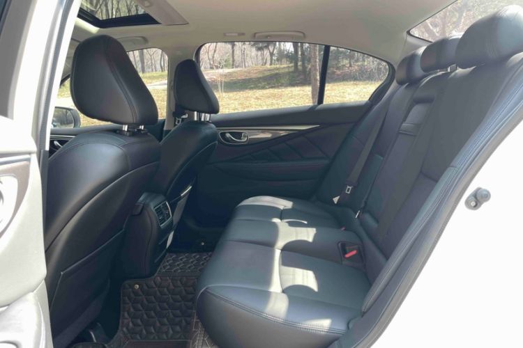 Used Infiniti Q50L 2018 2.0T Comfort Edition China VI Standard Interior 3