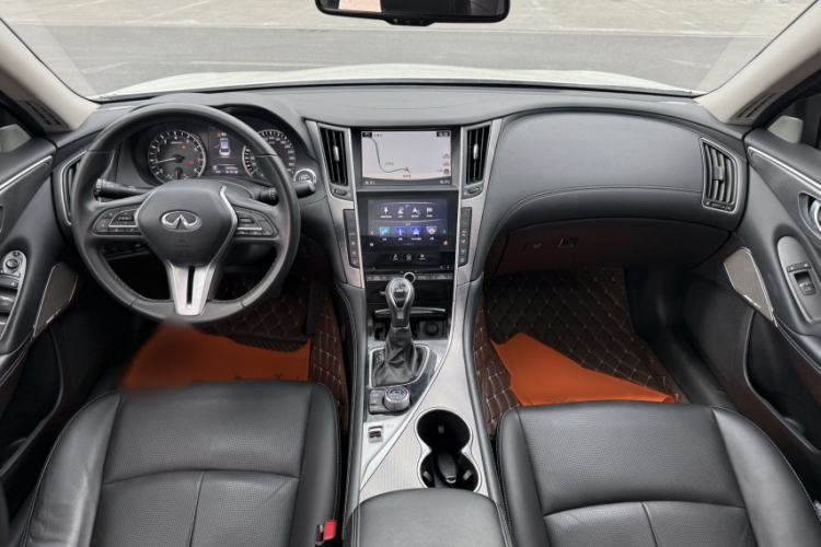 Used Infiniti Q50L 2018 2.0T Enjoyment Version China VI Standard Interior 3