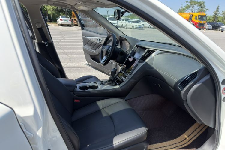 Used Infiniti Q50L 2018 2.0T Enjoyment Version China V Standard Interior 4