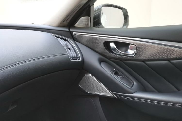 Used Infiniti Q50L 2018 2.0T Enjoyment Version China VI Standard Interior 6