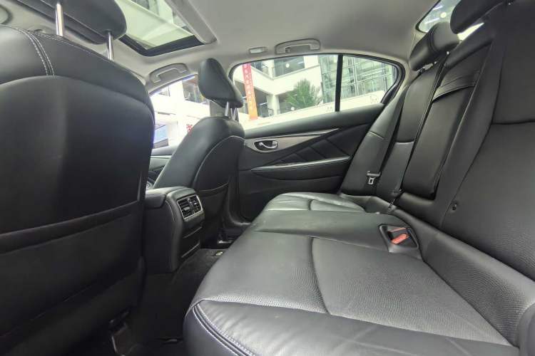 Used Infiniti Q50L 2018 2.0T Enjoyment Version China VI Standard Interior 7