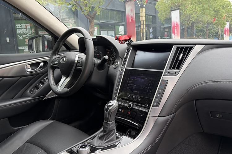 Used Infiniti Q50L 2018 2.0T Enjoyment Version China VI Standard Interior 8