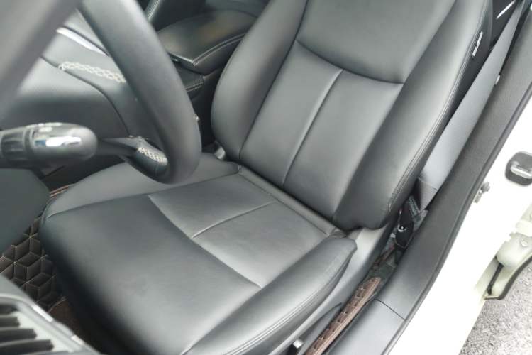 Used Infiniti Q50L 2018 2.0T Comfort Edition China VI Standard Left Front Seat