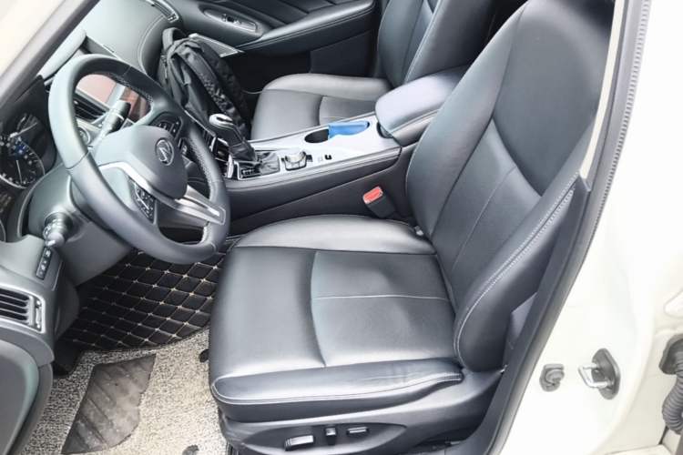 Used Infiniti Q50L 2018 2.0T Enjoyment Version China VI Standard Left Front Seat