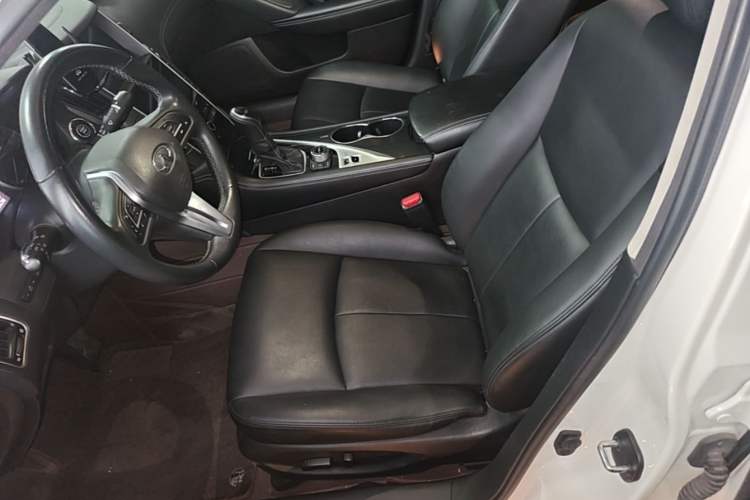 Used Infiniti Q50L 2018 2.0T Comfort Edition China VI Standard Left Front Seat