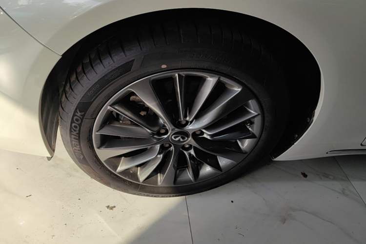 Used Infiniti Q50L 2018 2.0T Enjoyment Version China VI Standard Left Front Wheel Hub