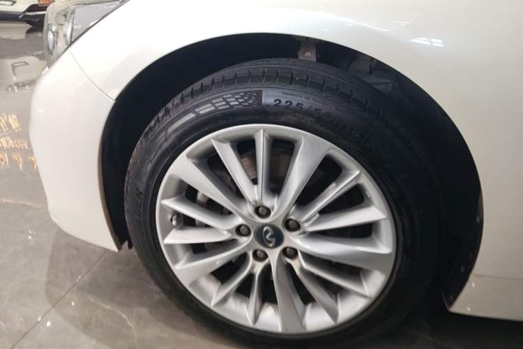 Used Infiniti Q50L 2018 2.0T Enjoyment Version China VI Standard Left Front Wheel Hub