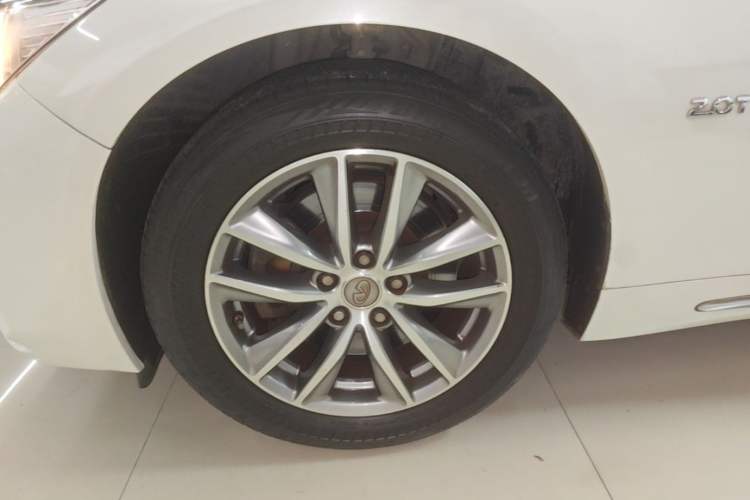 Used Infiniti Q50L 2018 2.0T Comfort Edition China VI Standard Left Front Wheel Hub