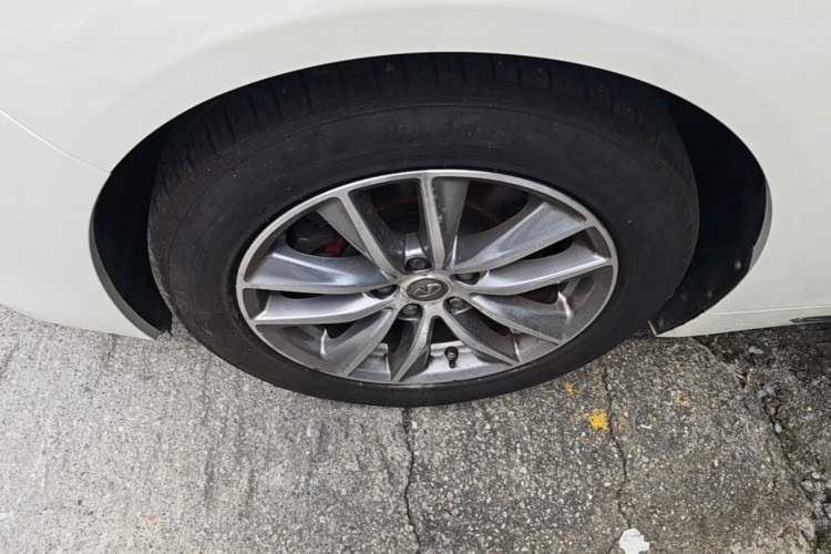 Used Infiniti Q50L 2018 2.0T Comfort Edition China VI Standard Left Front Wheel Hub