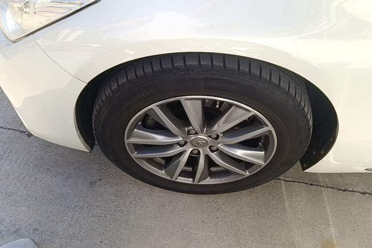 Used Infiniti Q50L 2018 2.0T Comfort Edition China V Standard Left Front Wheel Hub