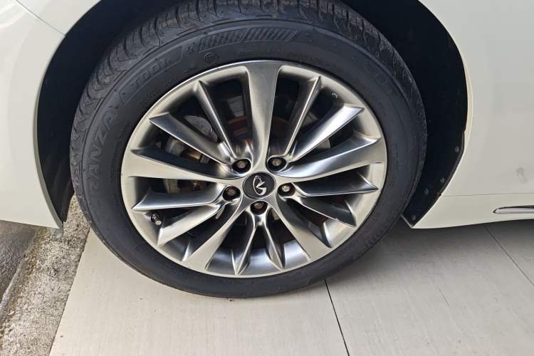 Used Infiniti Q50L 2018 2.0T Enjoyment Version China VI Standard Left Front Wheel Hub