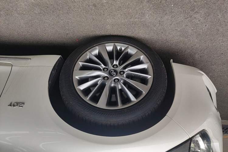 Used Infiniti Q50L 2018 2.0T Enjoyment Version China VI Standard Left Front Wheel Hub