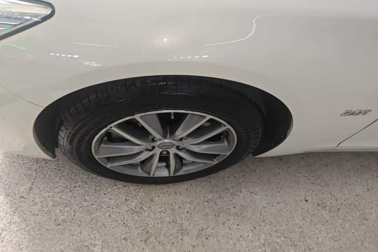 Used Infiniti Q50L 2018 2.0T Comfort Edition China VI Standard Left Front Wheel Hub