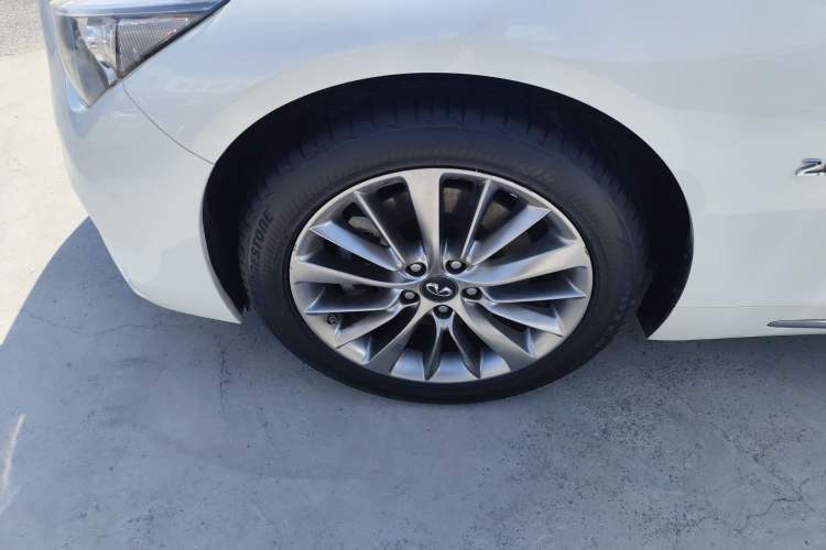 Used Infiniti Q50L 2018 2.0T Enjoyment Version China VI Standard Left Front Wheel Hub