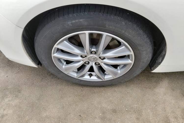 Used Infiniti Q50L 2018 2.0T Comfort Edition China V Standard Left Front Wheel Hub