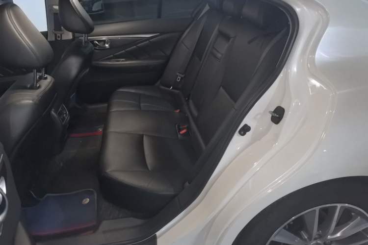 Used Infiniti Q50L 2018 2.0T Comfort Edition China VI Standard Left Rear Seat