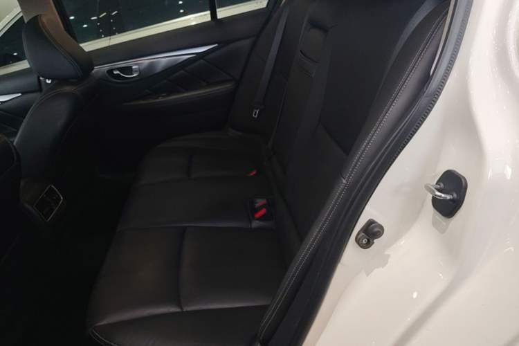 Used Infiniti Q50L 2018 2.0T Enjoyment Version China VI Standard Left Rear Seat