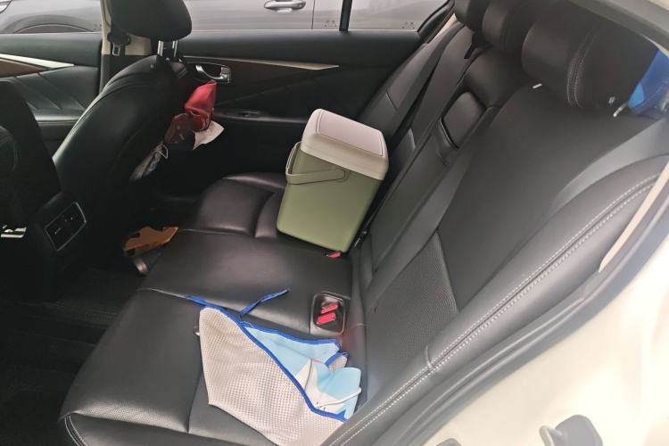 Used Infiniti Q50L 2018 2.0T Comfort Edition China V Standard Left Rear Seat