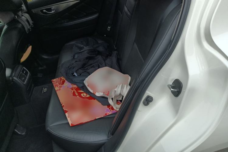 Used Infiniti Q50L 2018 2.0T Enjoyment Version China VI Standard Left Rear Seat