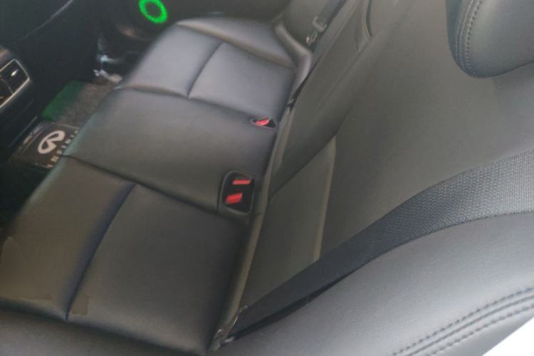 Used Infiniti Q50L 2018 2.0T Comfort Edition China VI Standard Left Rear Seat