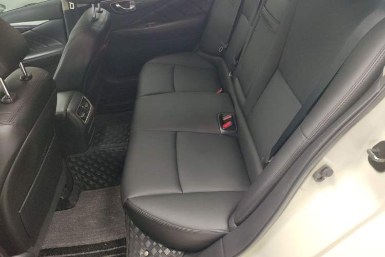 Used Infiniti Q50L 2018 2.0T Comfort Edition China VI Standard Left Rear Seat