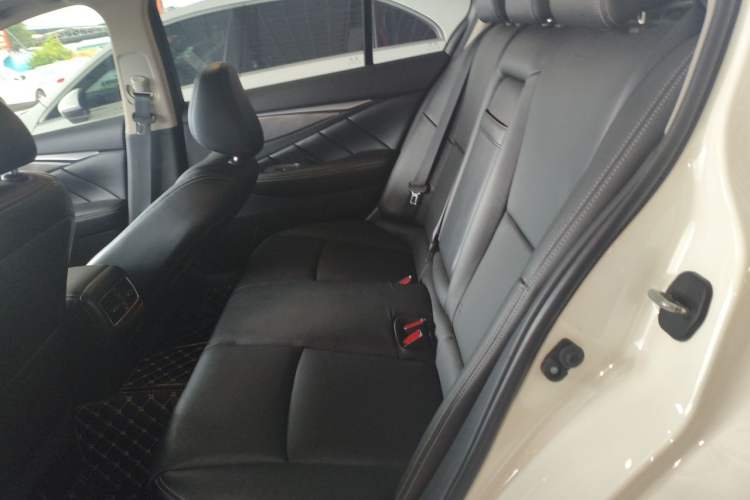 Used Infiniti Q50L 2018 2.0T Enjoyment Version China VI Standard Left Rear Seat