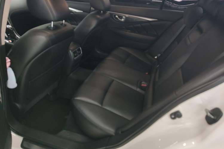 Used Infiniti Q50L 2018 2.0T Comfort Edition China V Standard Left Rear Seat