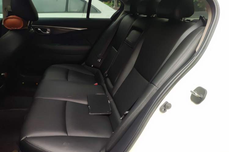 Used Infiniti Q50L 2018 2.0T Comfort Edition China VI Standard Left Rear Seat