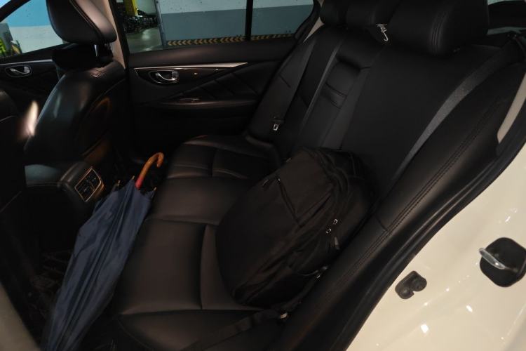 Used Infiniti Q50L 2018 2.0T Comfort Edition China V Standard Left Rear Seat