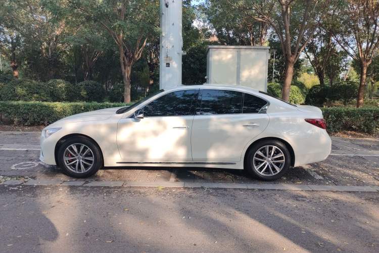 Used Infiniti Q50L 2018 2.0T Comfort Edition China VI Standard Left Side