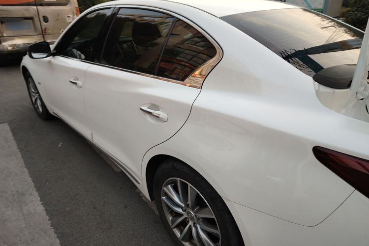 Used Infiniti Q50L 2018 2.0T Comfort Edition China VI Standard Left Side