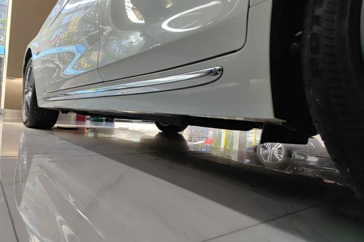 Used Infiniti Q50L 2018 2.0T Enjoyment Version China VI Standard Left Side Sill