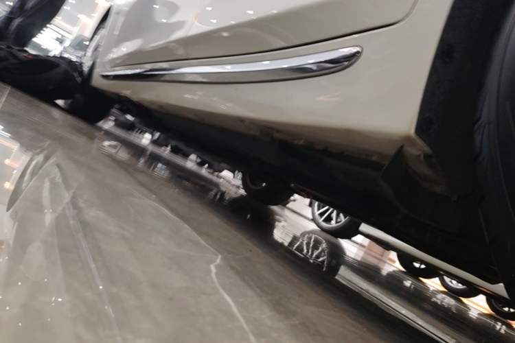 Used Infiniti Q50L 2018 2.0T Enjoyment Version China VI Standard Left Side Sill