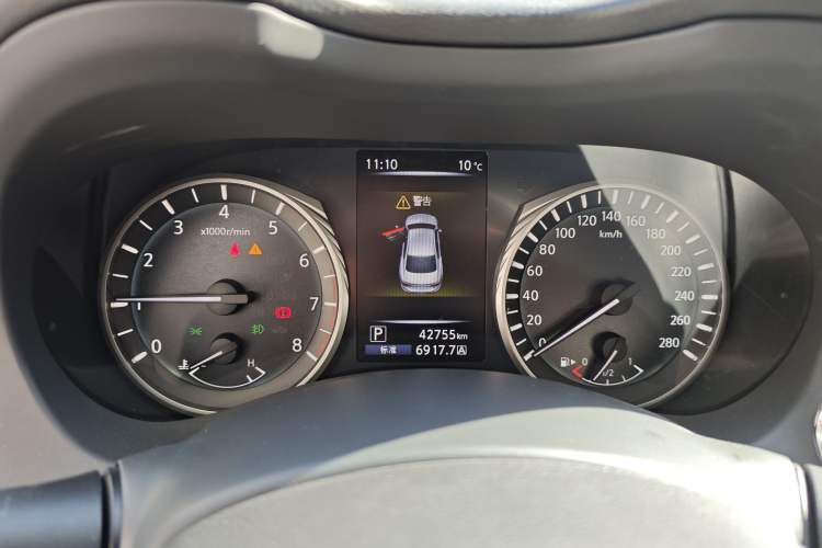 Used Infiniti Q50L 2018 2.0T Comfort Edition China VI Standard Odometer Close Up