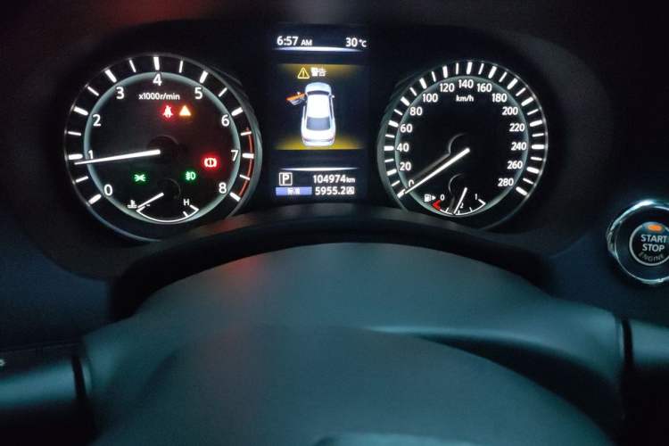 Used Infiniti Q50L 2018 2.0T Comfort Edition China V Standard Odometer Close Up