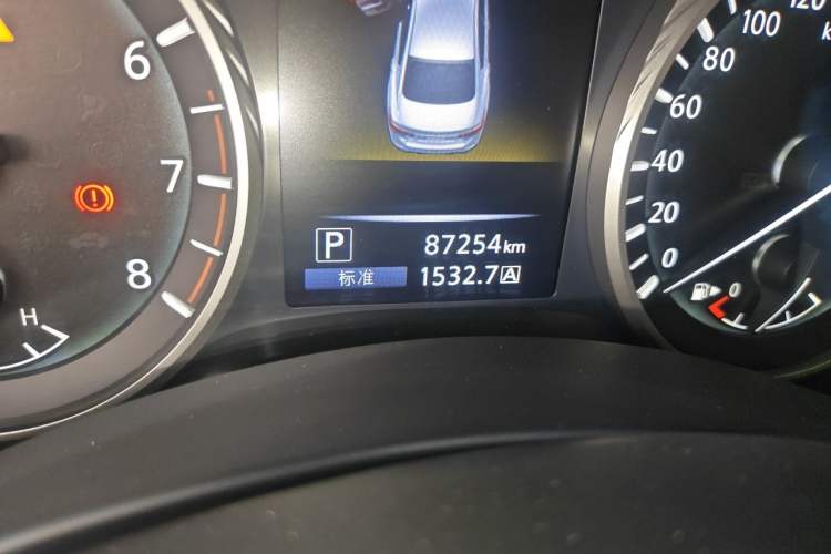 Used Infiniti Q50L 2018 2.0T Enjoyment Version China V Standard Odometer Close Up