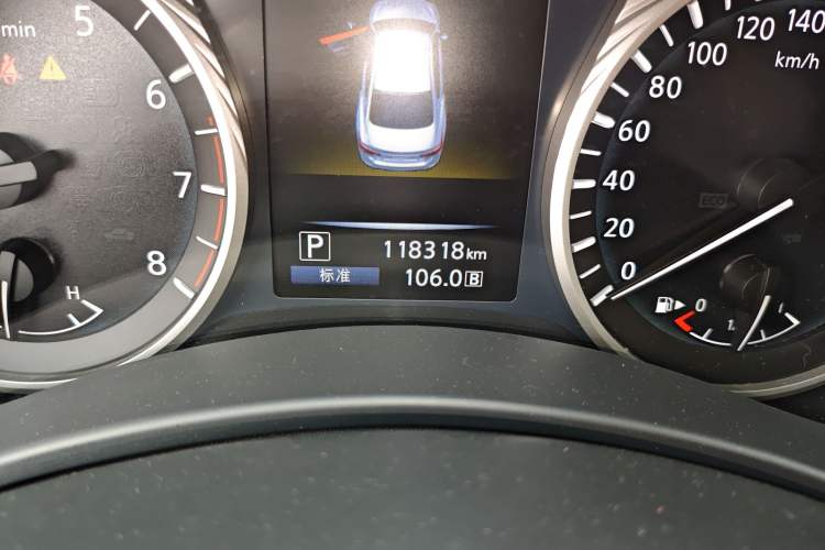 Used Infiniti Q50L 2018 2.0T Enjoyment Version China V Standard Odometer Close Up