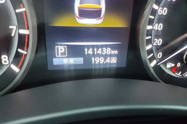 Used Infiniti Q50L 2018 2.0T Comfort Edition China VI Standard Odometer Close Up