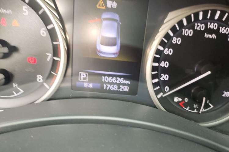 Used Infiniti Q50L 2018 2.0T Enjoyment Version China VI Standard Odometer Close Up