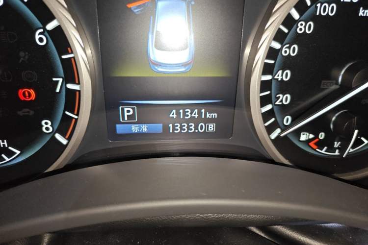 Used Infiniti Q50L 2018 2.0T Comfort Edition China VI Standard Odometer Close Up