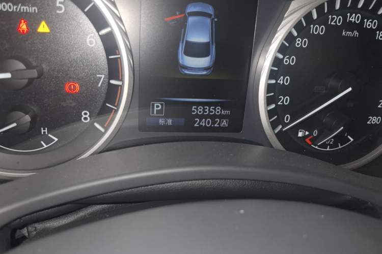Used Infiniti Q50L 2018 2.0T Enjoyment Edition China V standard Odometer Close Up