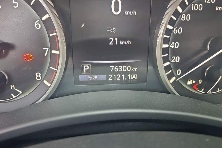Used Infiniti Q50L 2018 2.0T Enjoyment Version China VI Standard Odometer Close Up
