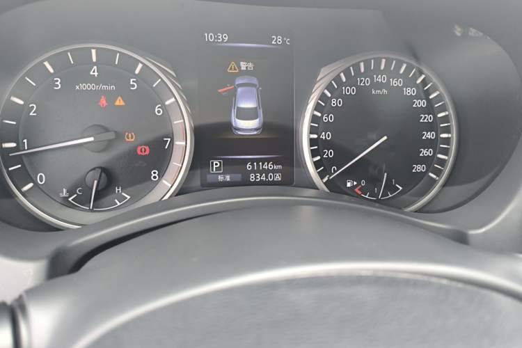 Used Infiniti Q50L 2018 2.0T Enjoyment Edition China V standard Odometer Close Up