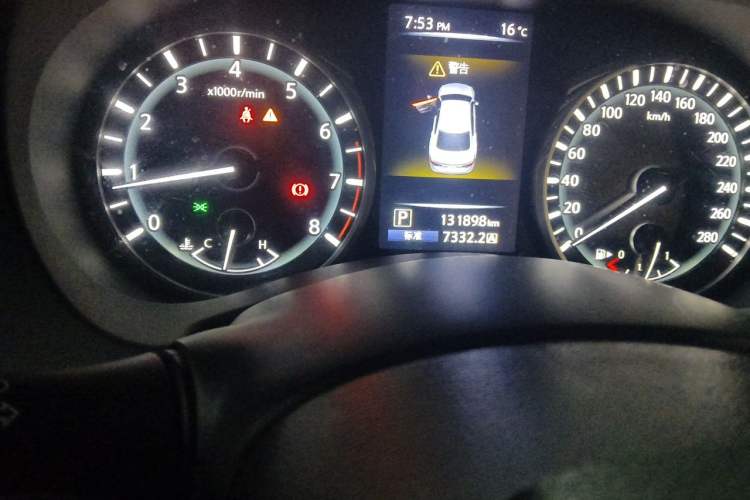 Used Infiniti Q50L 2018 2.0T Enjoyment Version China V Standard Odometer Close Up