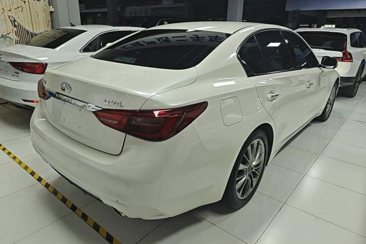 Used Infiniti Q50L 2018 2.0T Enjoyment Edition China V standard Rear Right 45 Deg